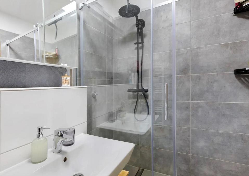 Charmentes Privatzimmer Mit Kueche, Naturgebiet دوسلدورف المظهر الخارجي الصورة