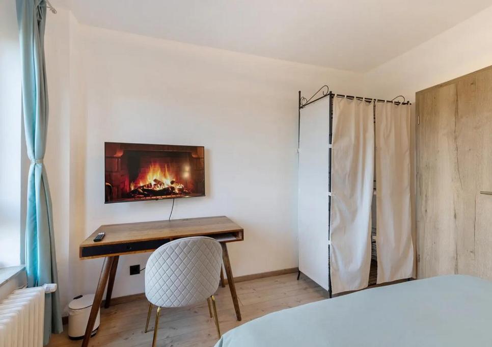 Charmentes Privatzimmer Mit Kueche, Naturgebiet دوسلدورف الغرفة الصورة